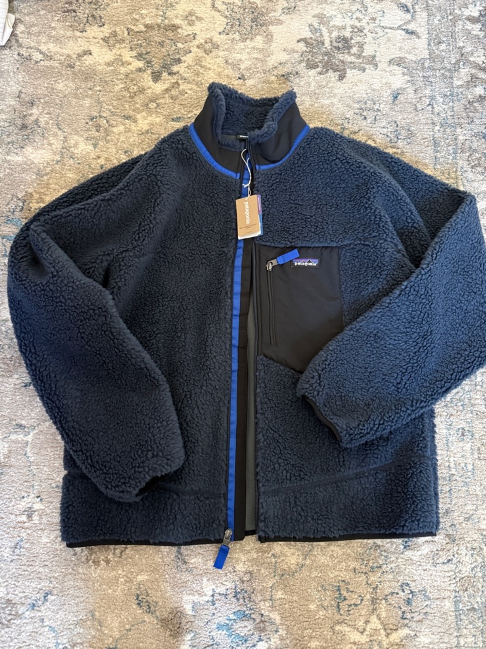 NWT Patagonia classic retro x jacket New Navy color Fleece Jacket